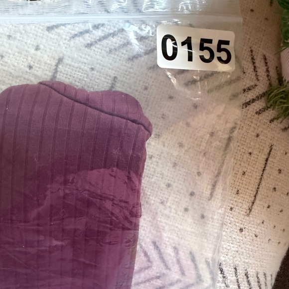 Alo Yoga Unite Wide Rib Bra Tank M Black Cherry - Picture 9 of 9